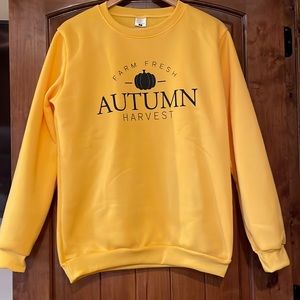 BRAND NEW woman’s crew neck sweatshirt